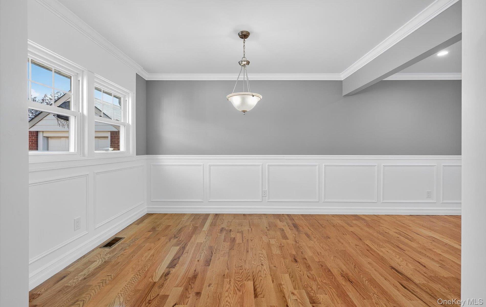 1098 Russell Street, Franklin Square, NY 11010