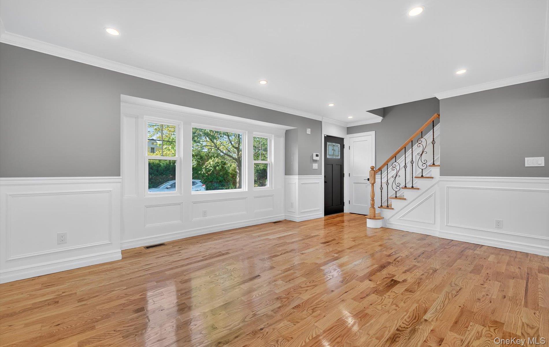 1098 Russell Street, Franklin Square, NY 11010