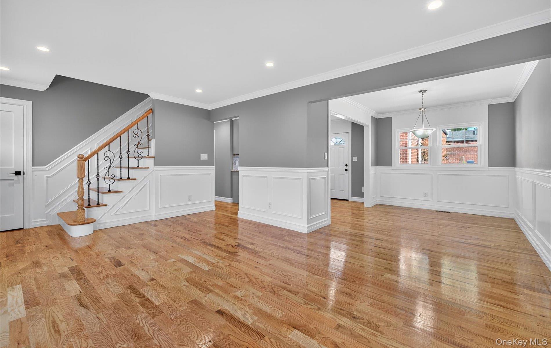 1098 Russell Street, Franklin Square, NY 11010