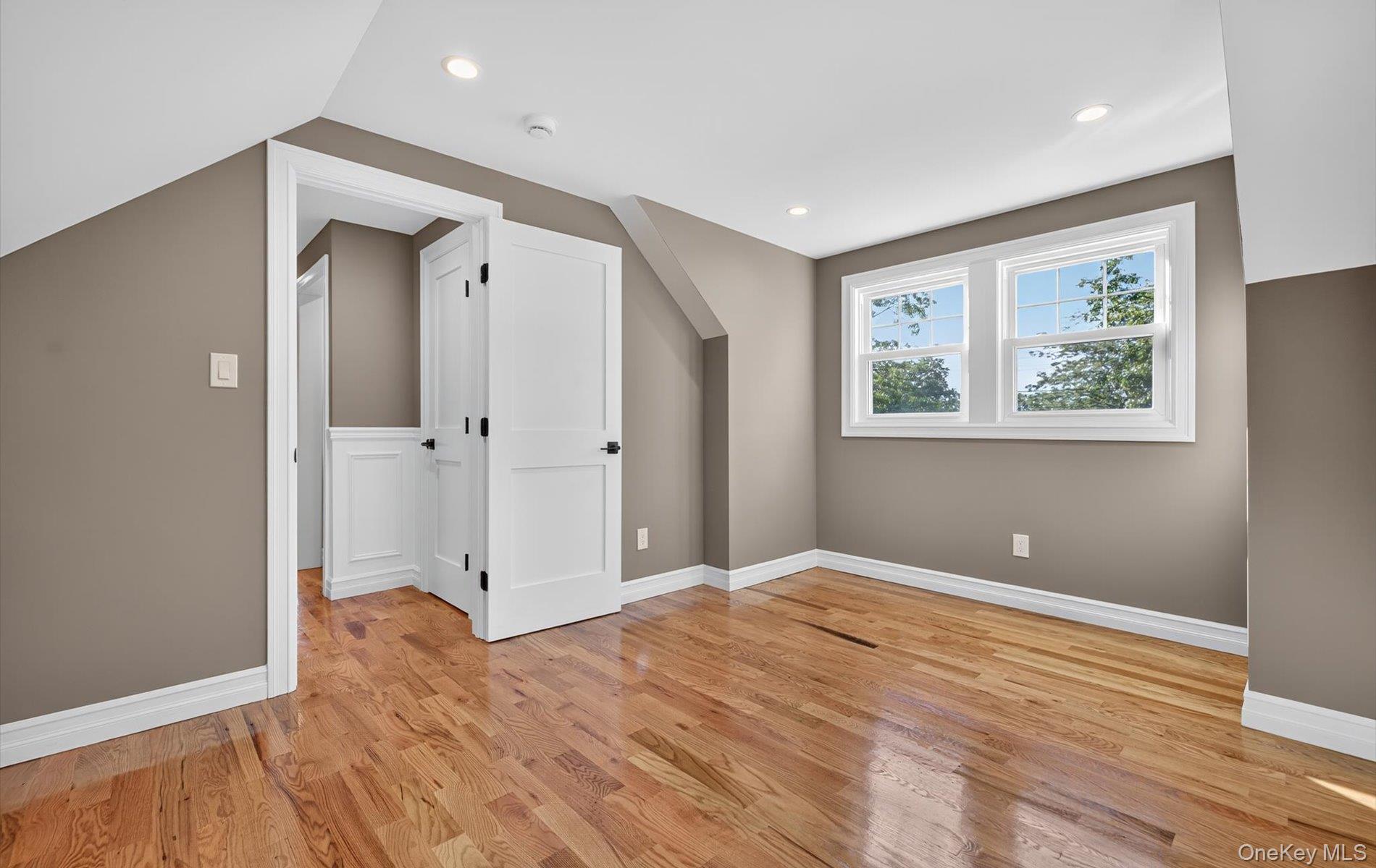 1098 Russell Street, Franklin Square, NY 11010