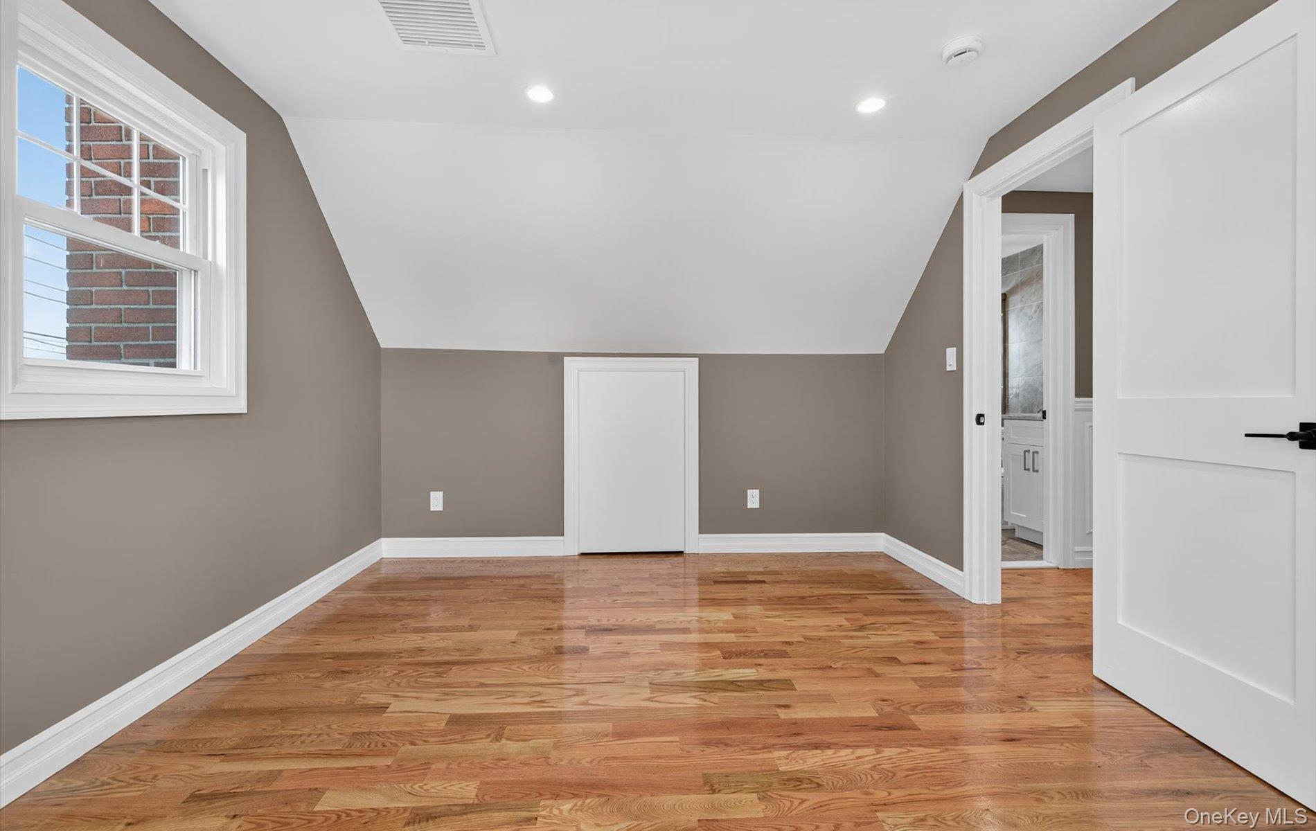 1098 Russell Street, Franklin Square, NY 11010