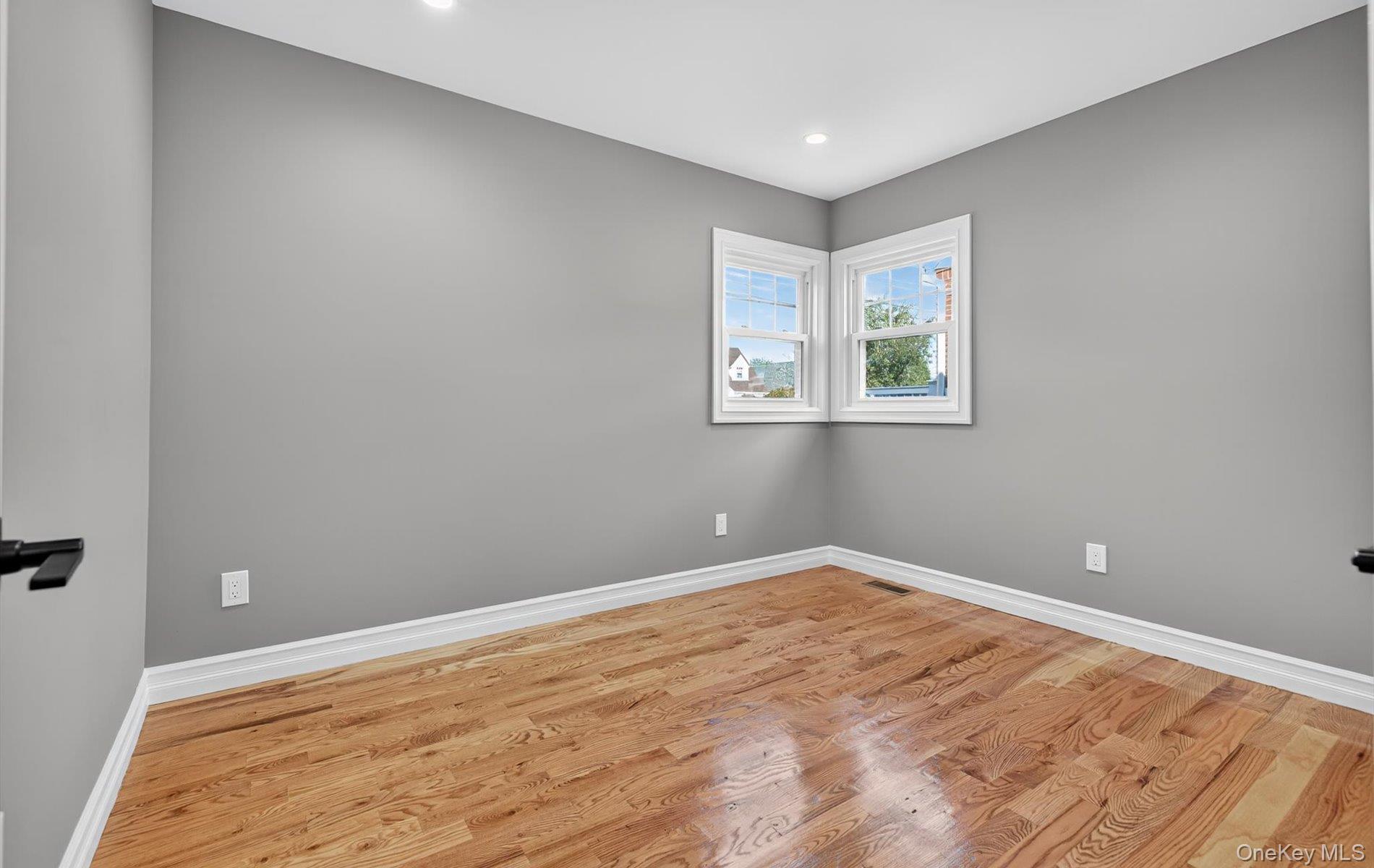 1098 Russell Street, Franklin Square, NY 11010