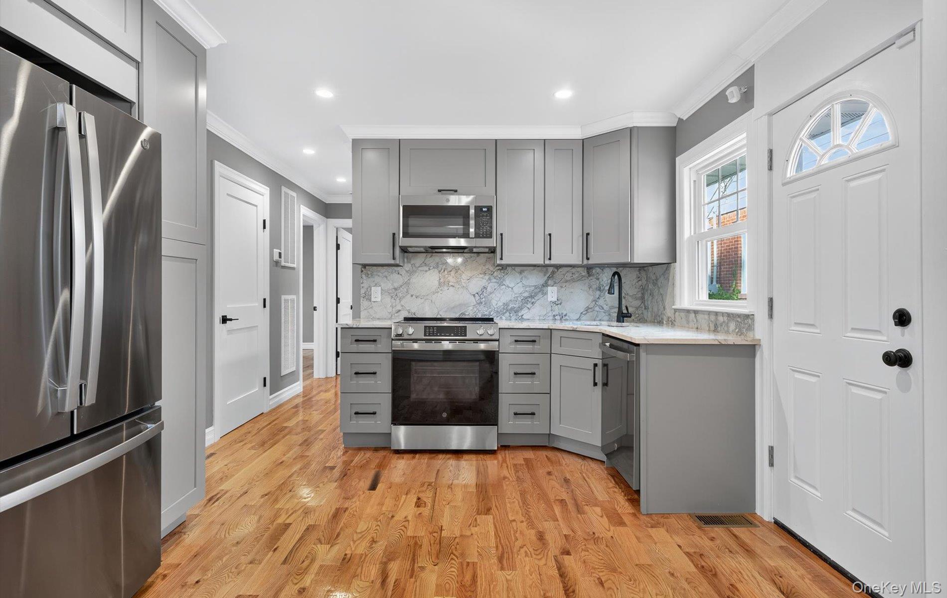 1098 Russell Street, Franklin Square, NY 11010