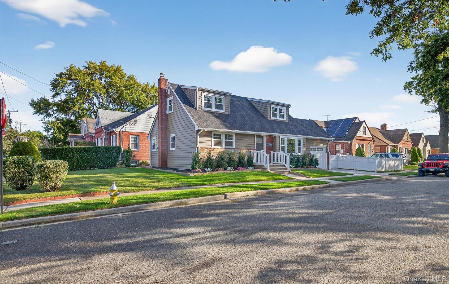 1098 Russell Street, Franklin Square, NY 11010