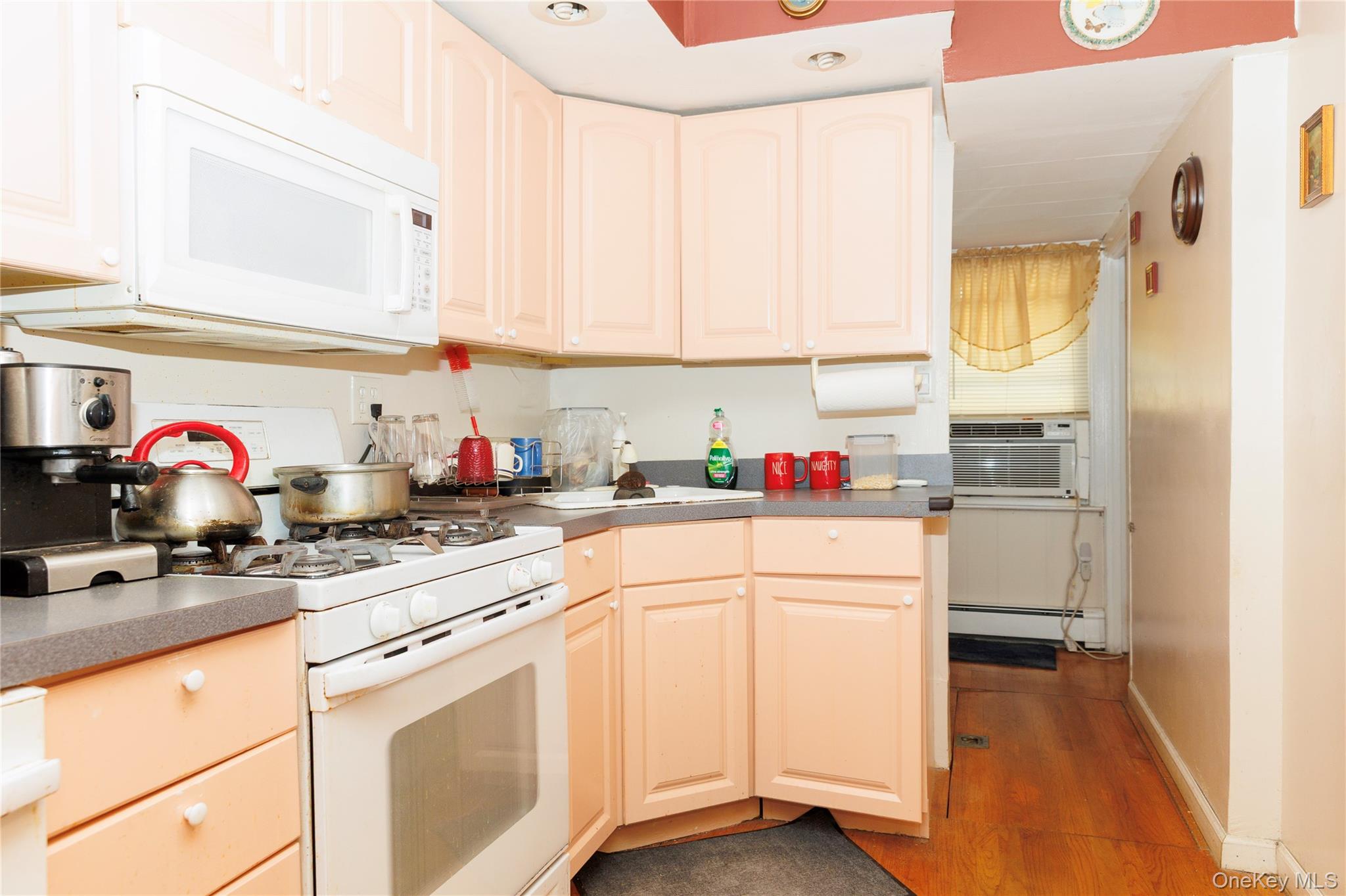 6 Elm Place # 6, Bronx, NY 10465