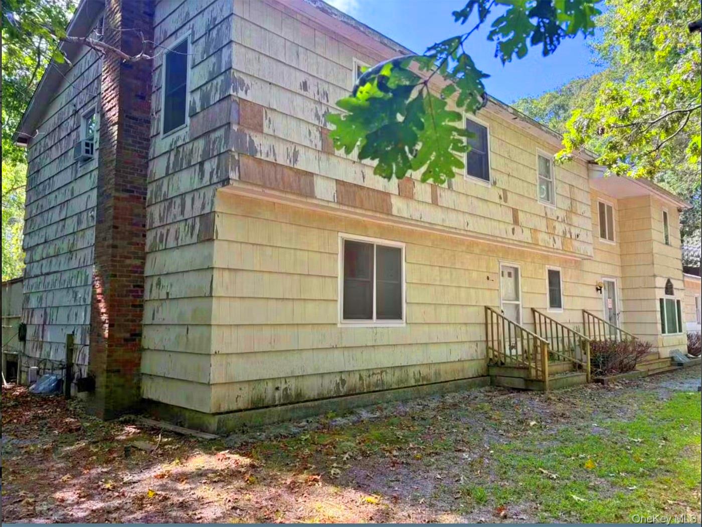 8 Hidden Path, Quogue, NY 11959