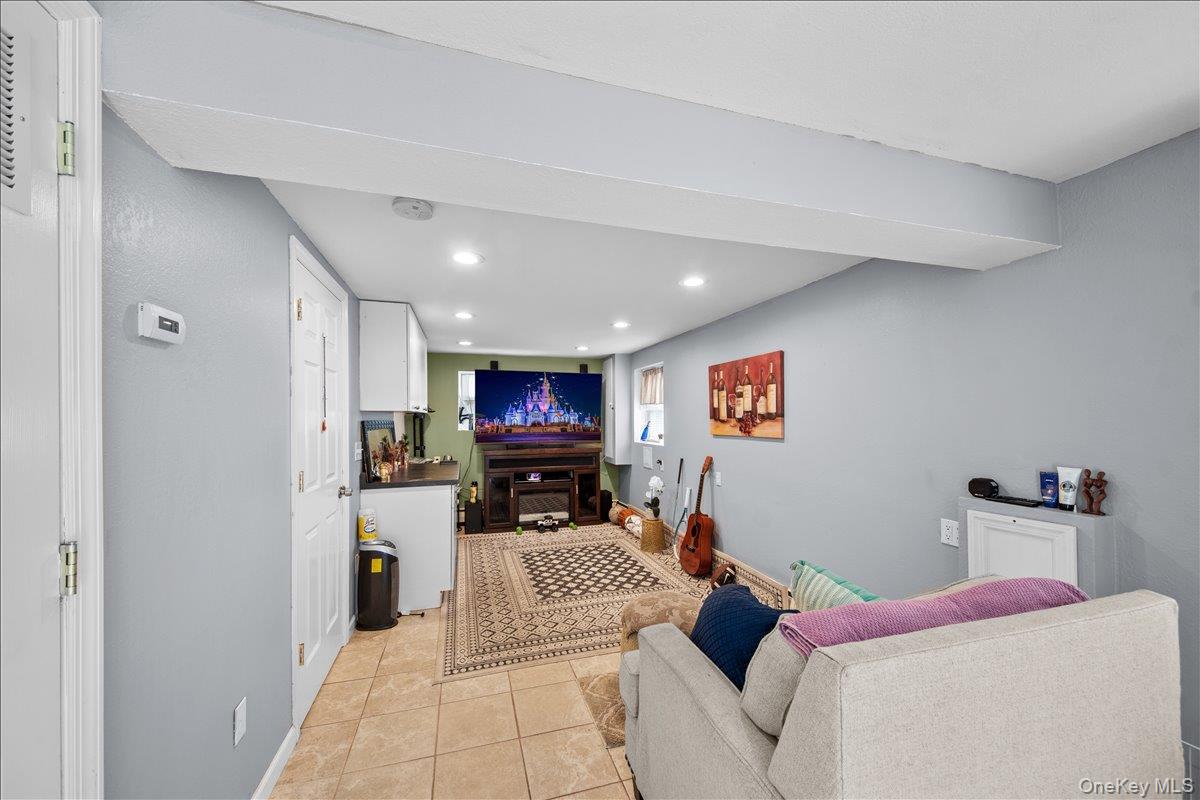 23 Meadow Road, Montrose, NY 10548