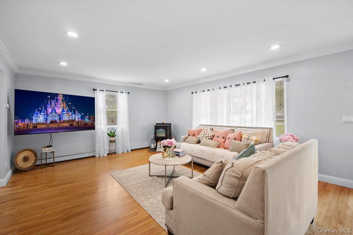 23 Meadow Road, Montrose, NY 10548