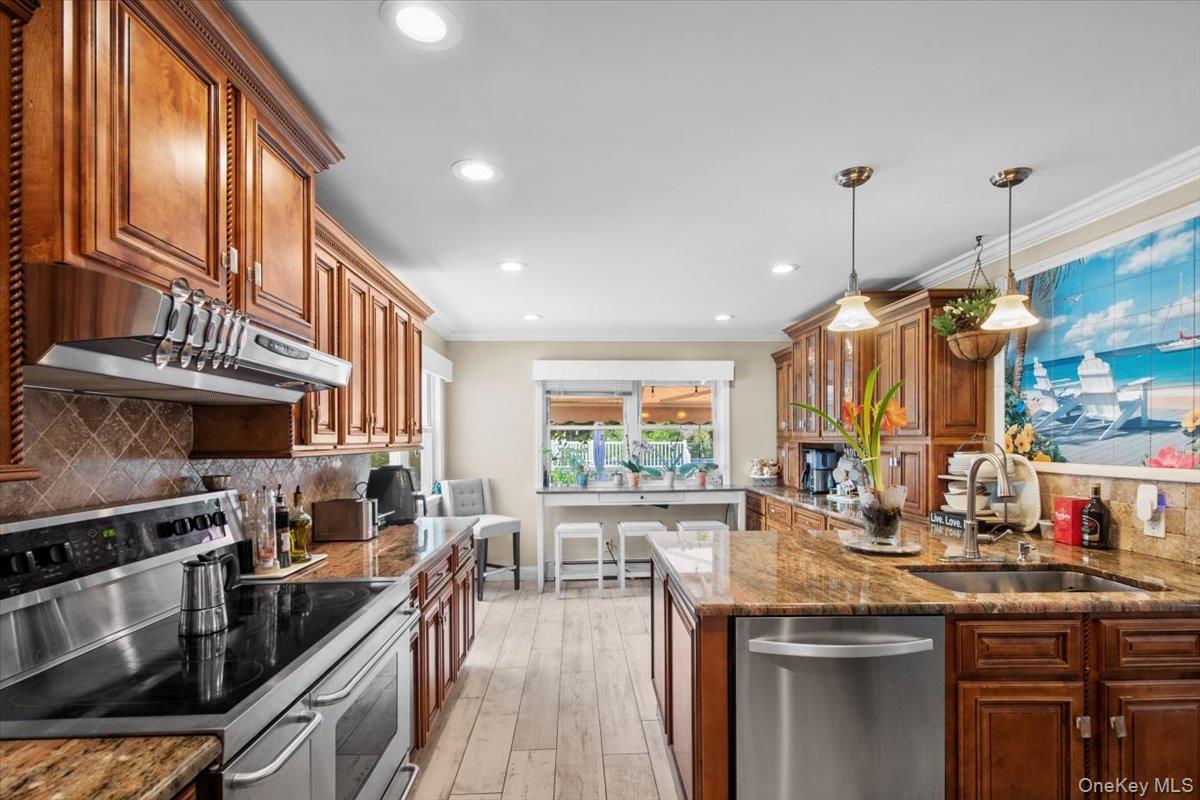 23 Meadow Road, Montrose, NY 10548