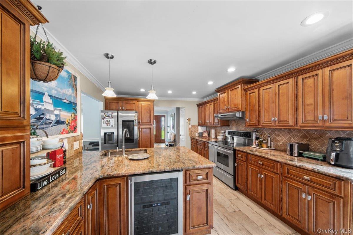 23 Meadow Road, Montrose, NY 10548