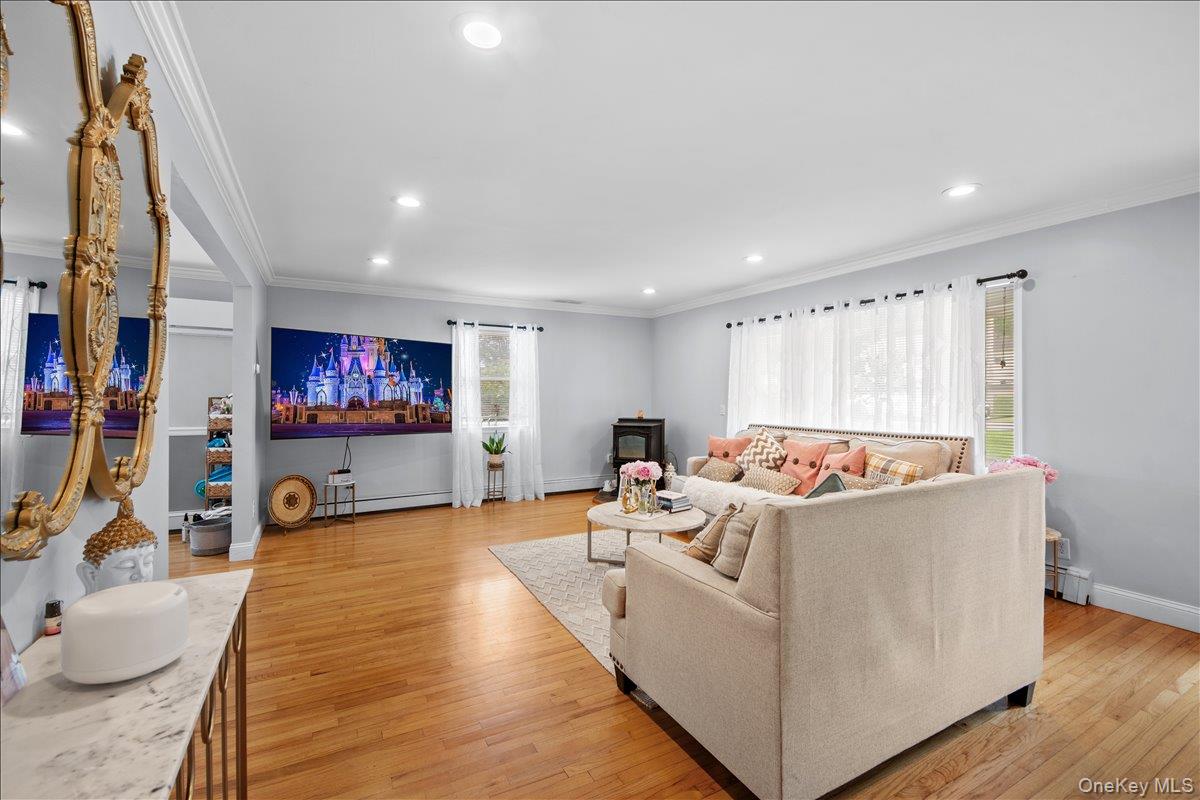 23 Meadow Road, Montrose, NY 10548