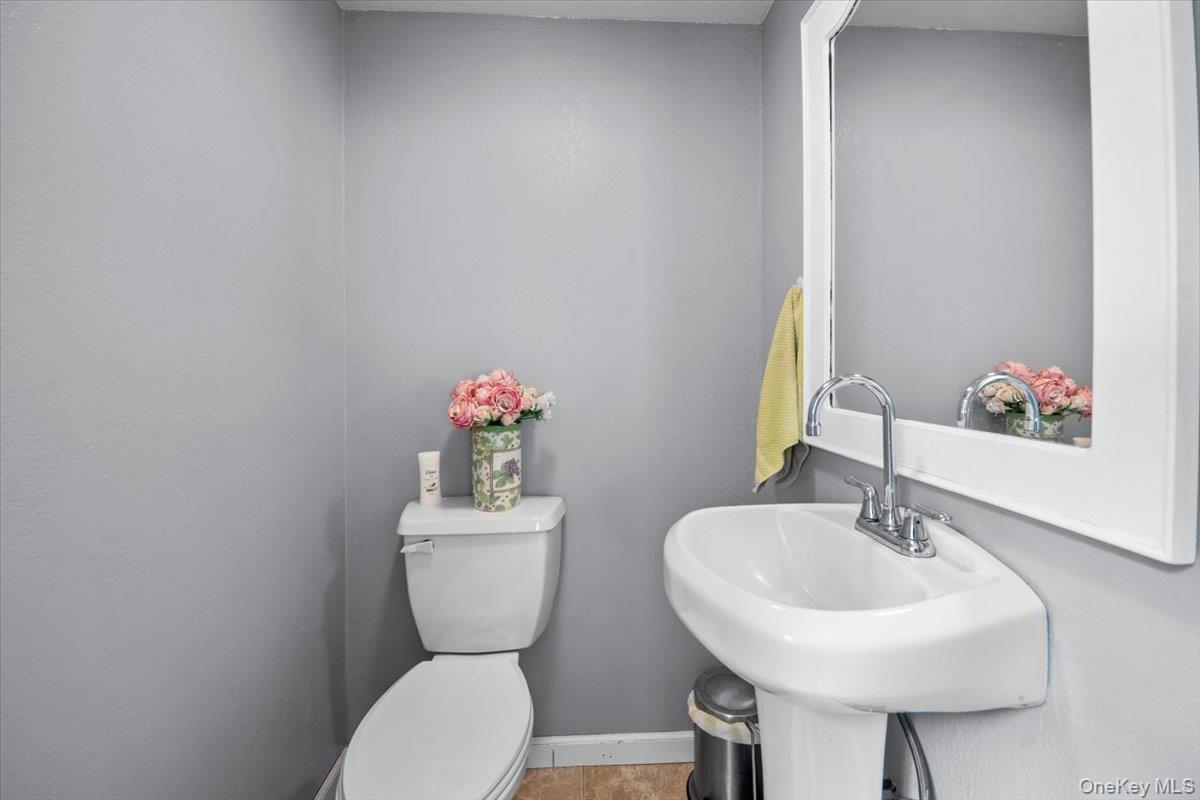 23 Meadow Road, Montrose, NY 10548