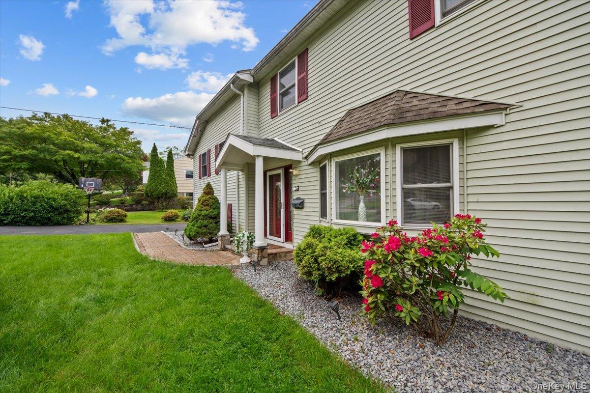 23 Meadow Road, Montrose, NY 10548