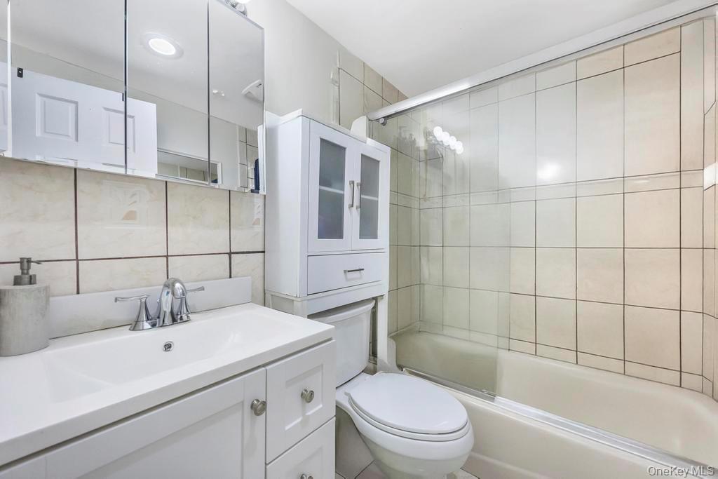 12 Roosevelt Avenue, Greenlawn, NY 11740