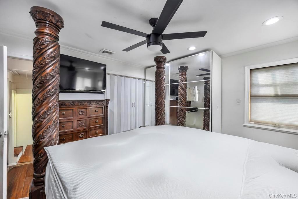 12 Roosevelt Avenue, Greenlawn, NY 11740