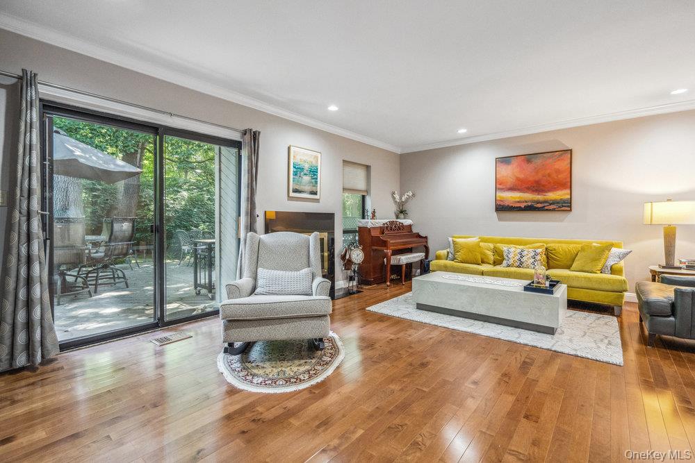 31 Club House Court # 31, Jericho, NY 11753