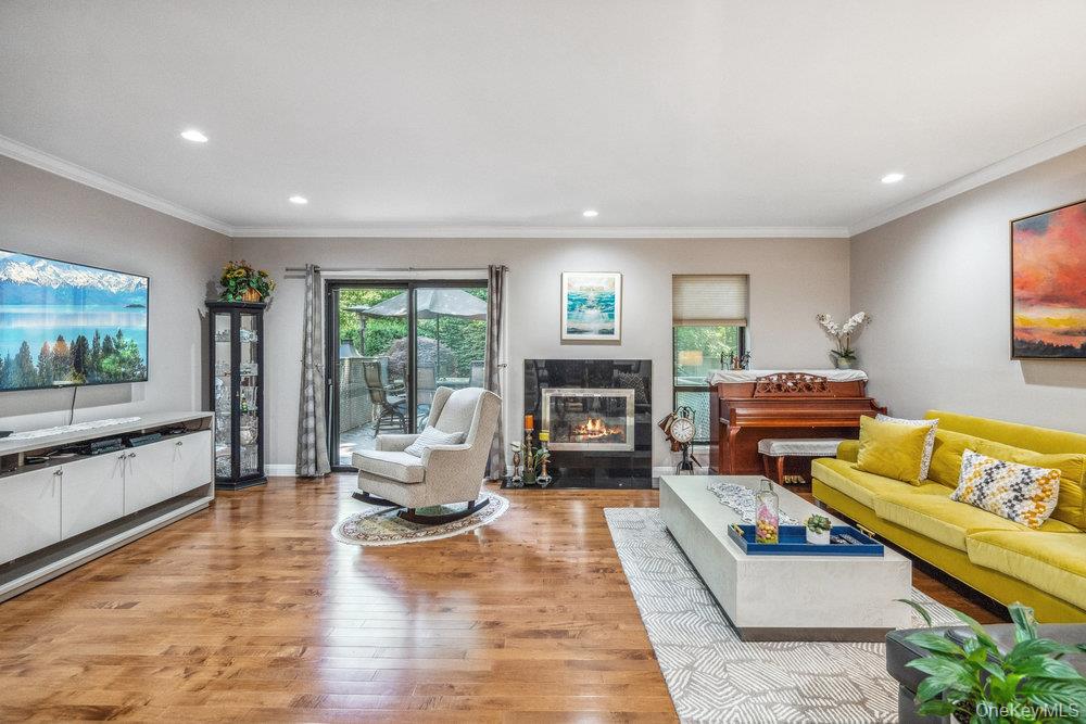 31 Club House Court # 31, Jericho, NY 11753