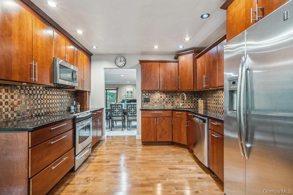 31 Club House Court # 31, Jericho, NY 11753