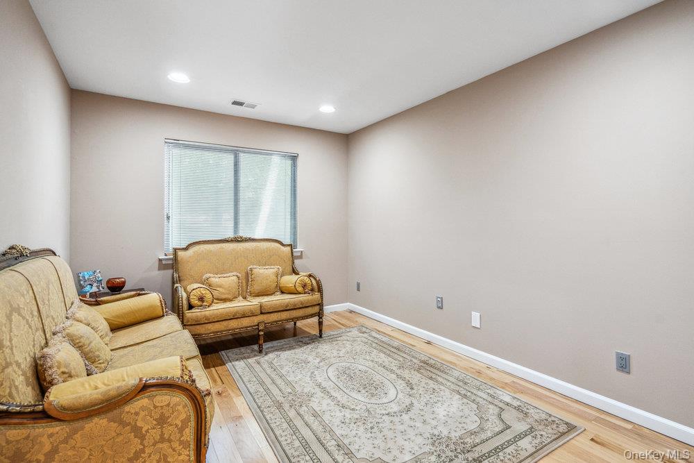 31 Club House Court # 31, Jericho, NY 11753