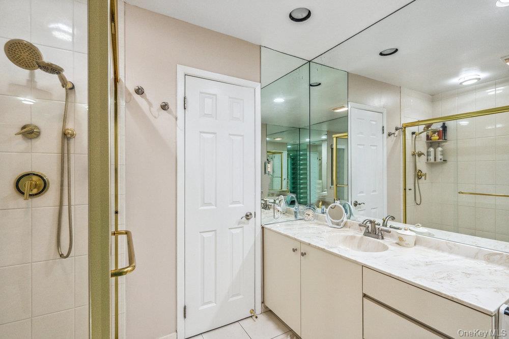 31 Club House Court # 31, Jericho, NY 11753