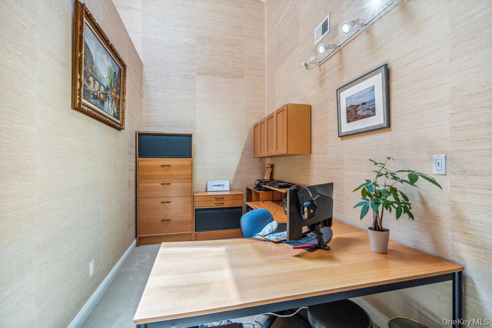 31 Club House Court # 31, Jericho, NY 11753