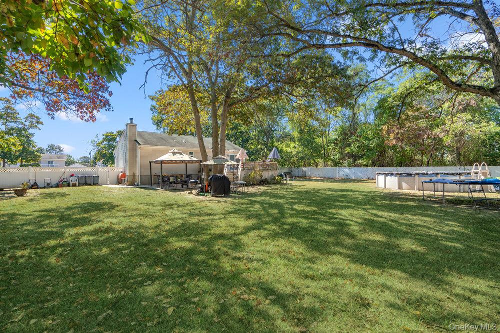 15 New York Avenue, Bay Shore, NY 11706