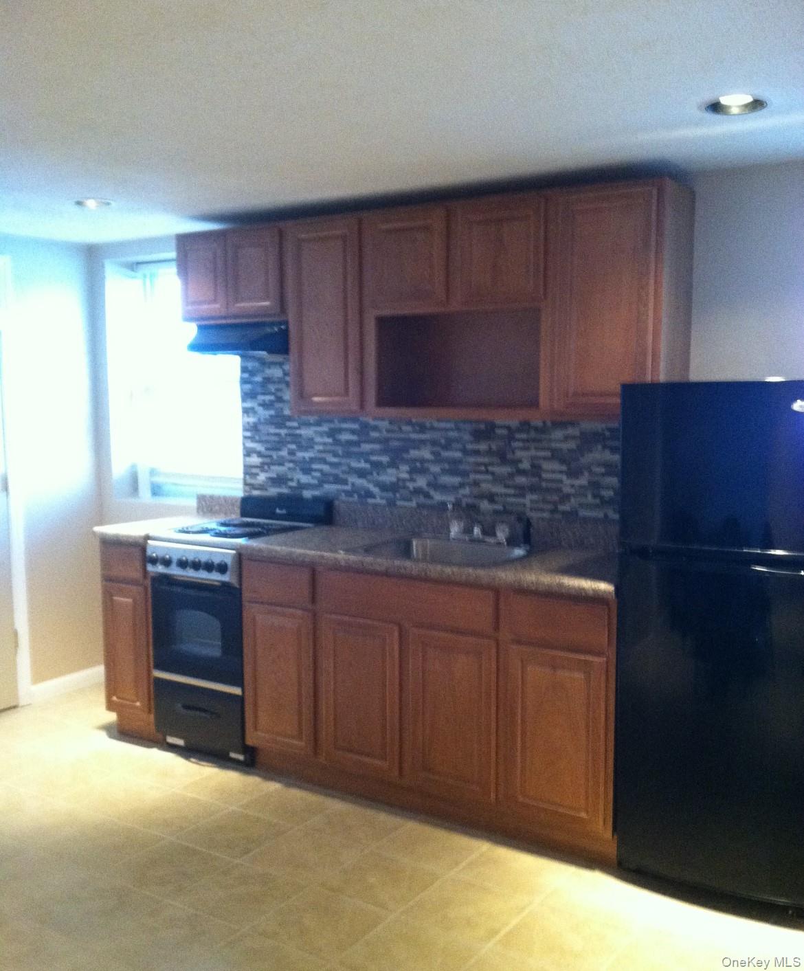 15 New York Avenue, Bay Shore, NY 11706