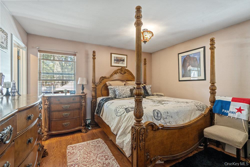 15 New York Avenue, Bay Shore, NY 11706