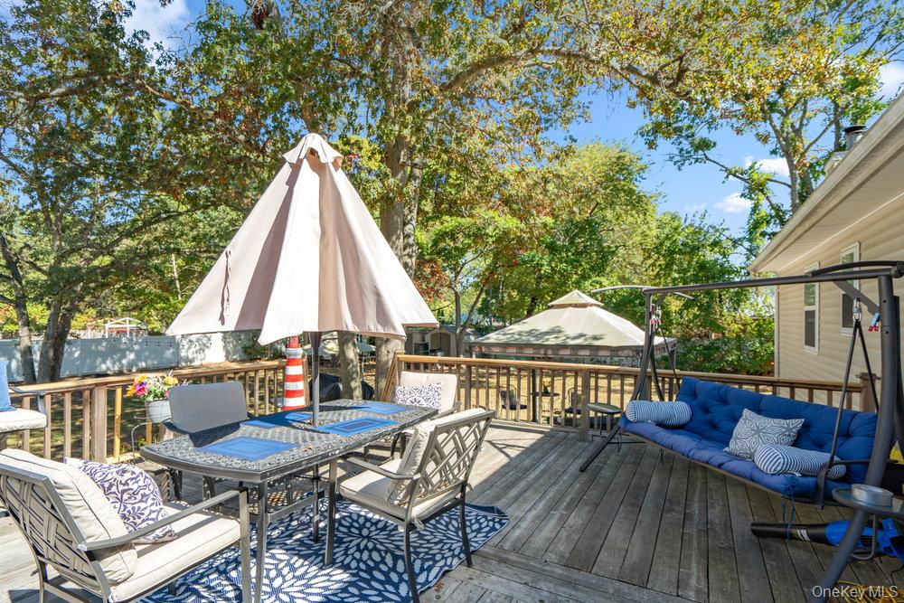 15 New York Avenue, Bay Shore, NY 11706