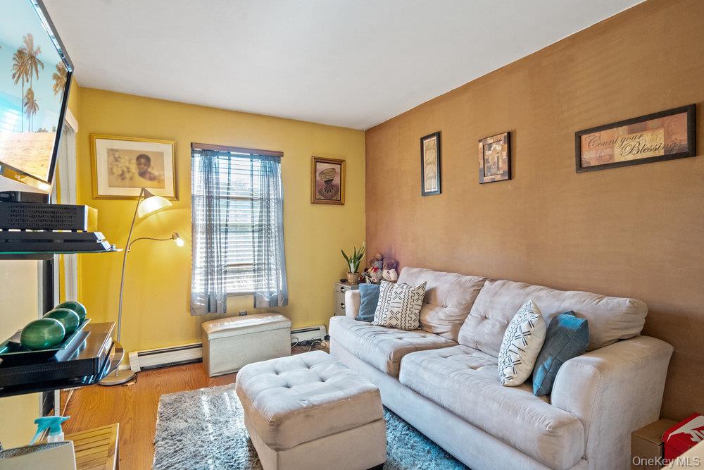 15 New York Avenue, Bay Shore, NY 11706