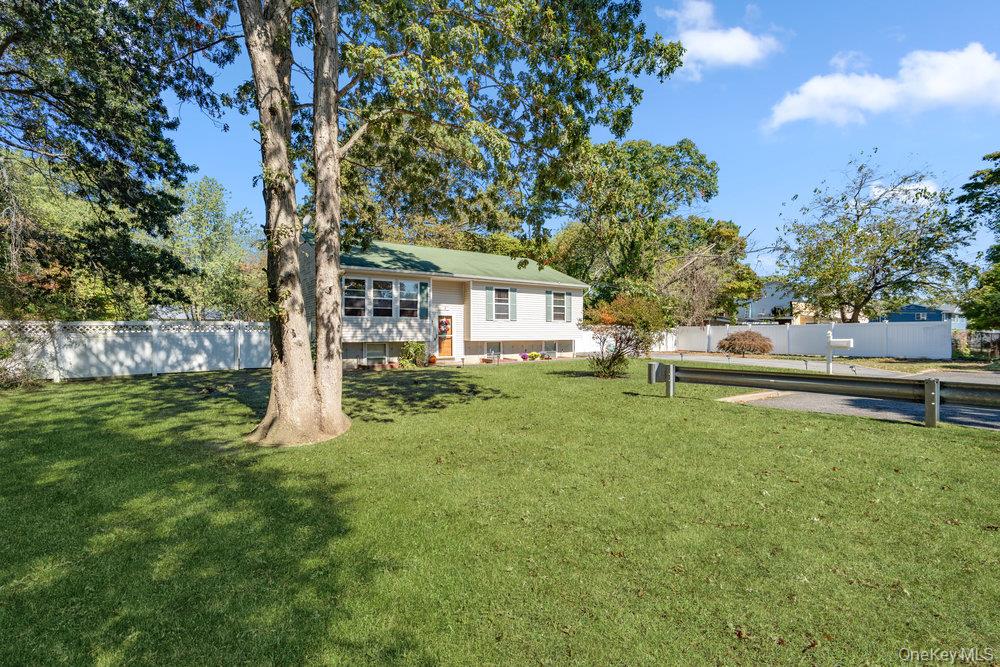 15 New York Avenue, Bay Shore, NY 11706