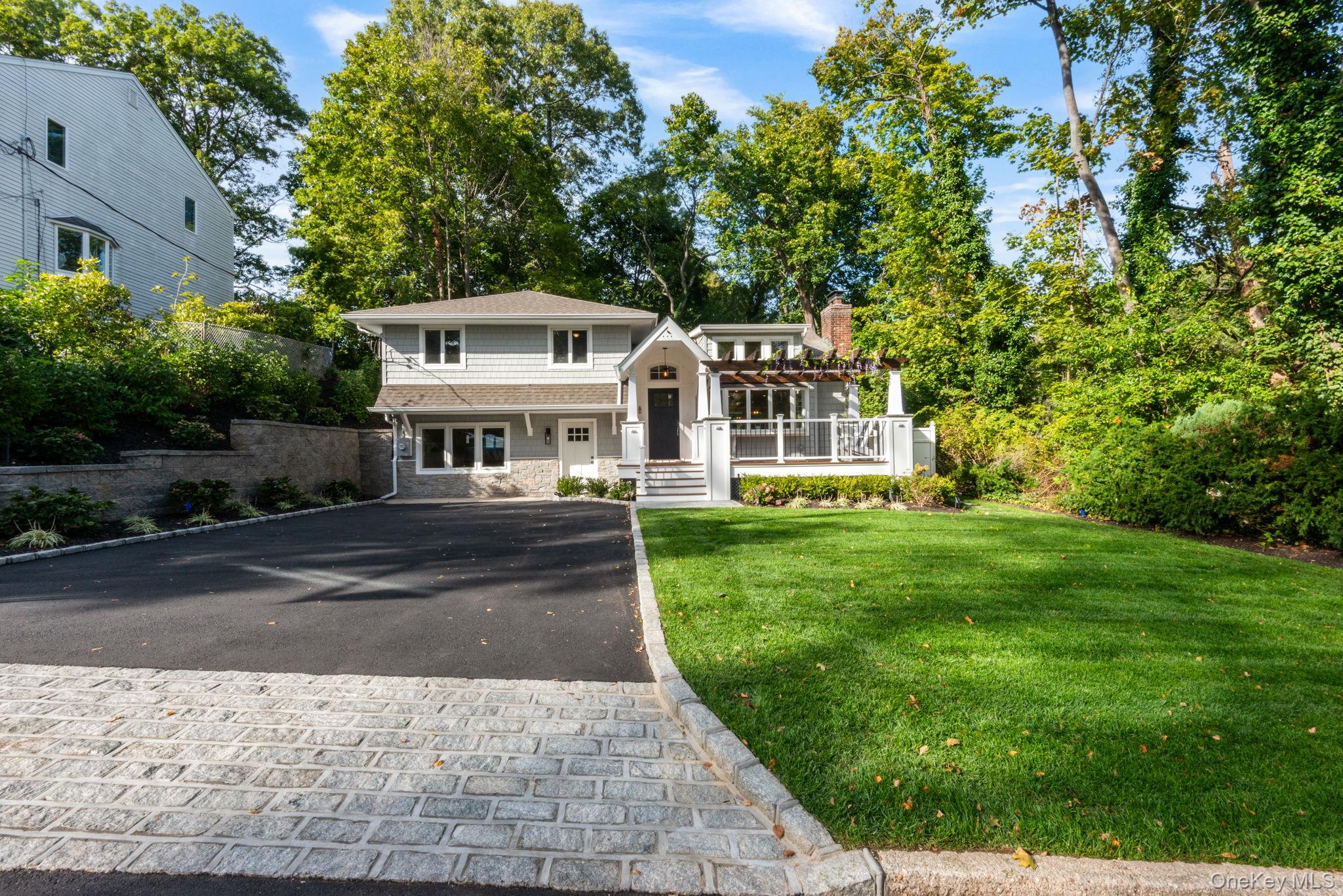 33 Alsace Place, Northport, NY 11768