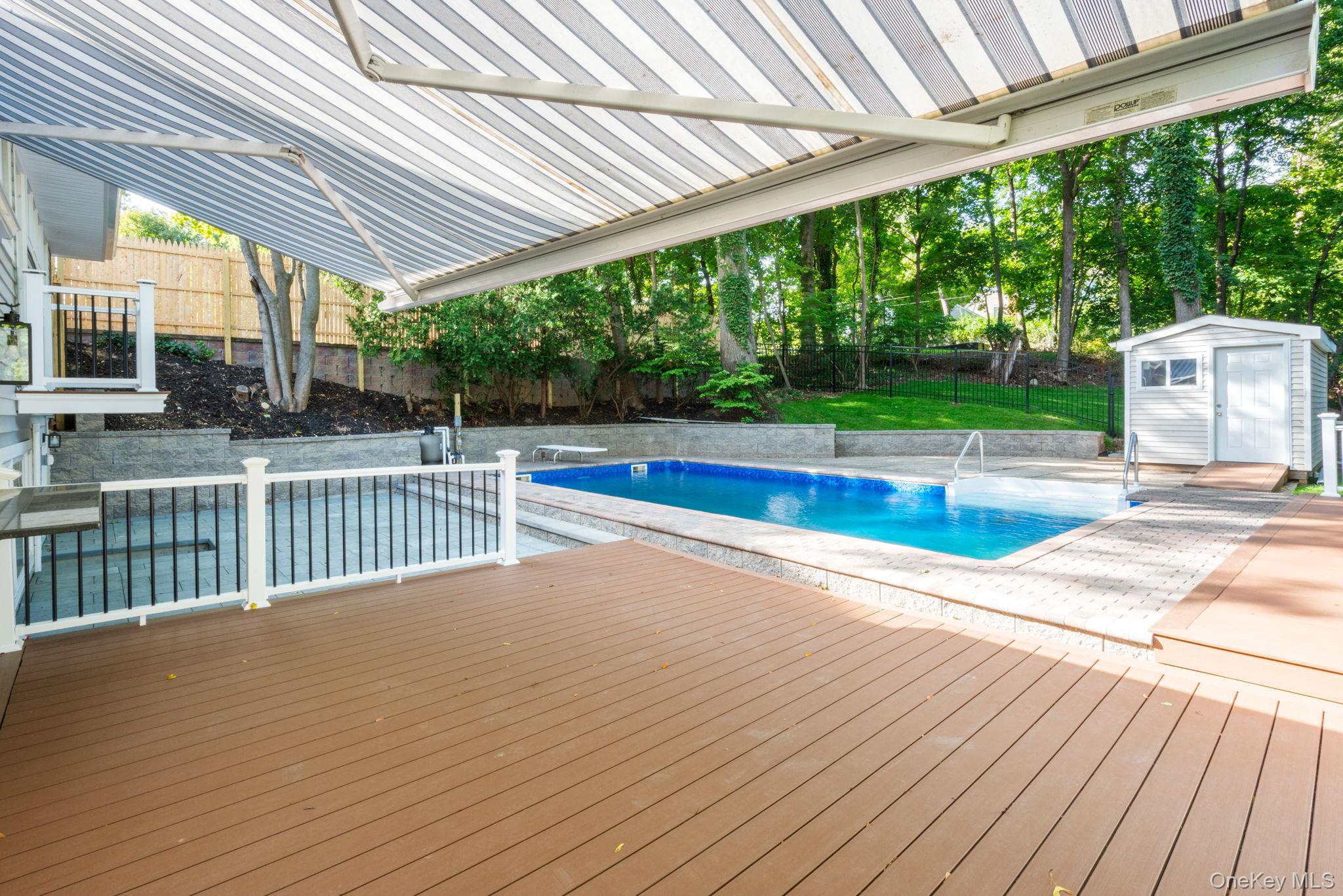 33 Alsace Place, Northport, NY 11768