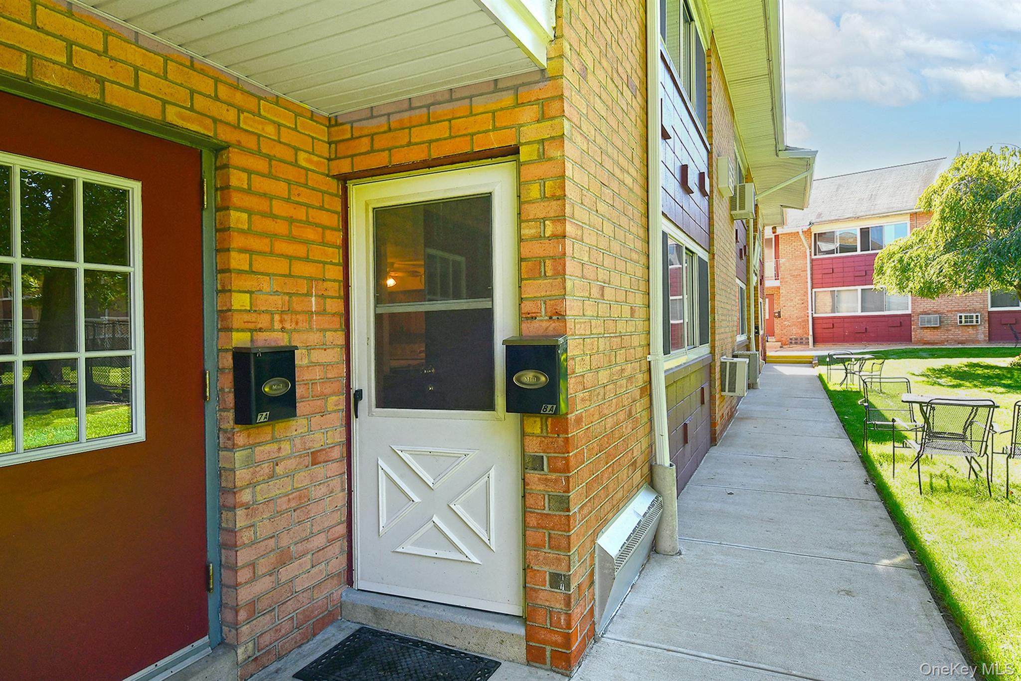 400 Fulton Street # 8A, Farmingdale, NY 11735