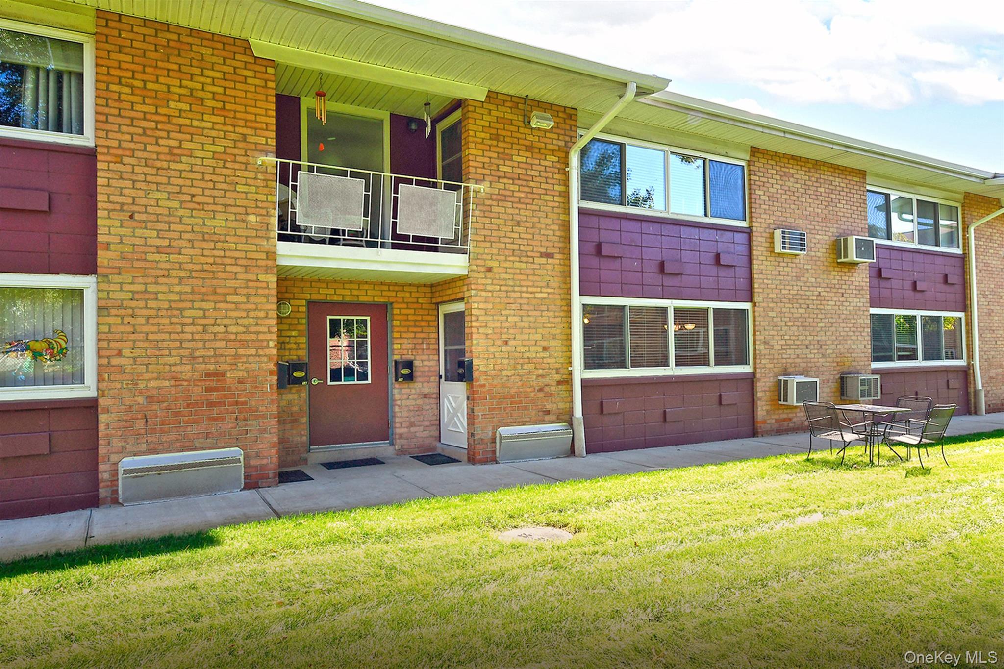 400 Fulton Street # 8A, Farmingdale, NY 11735