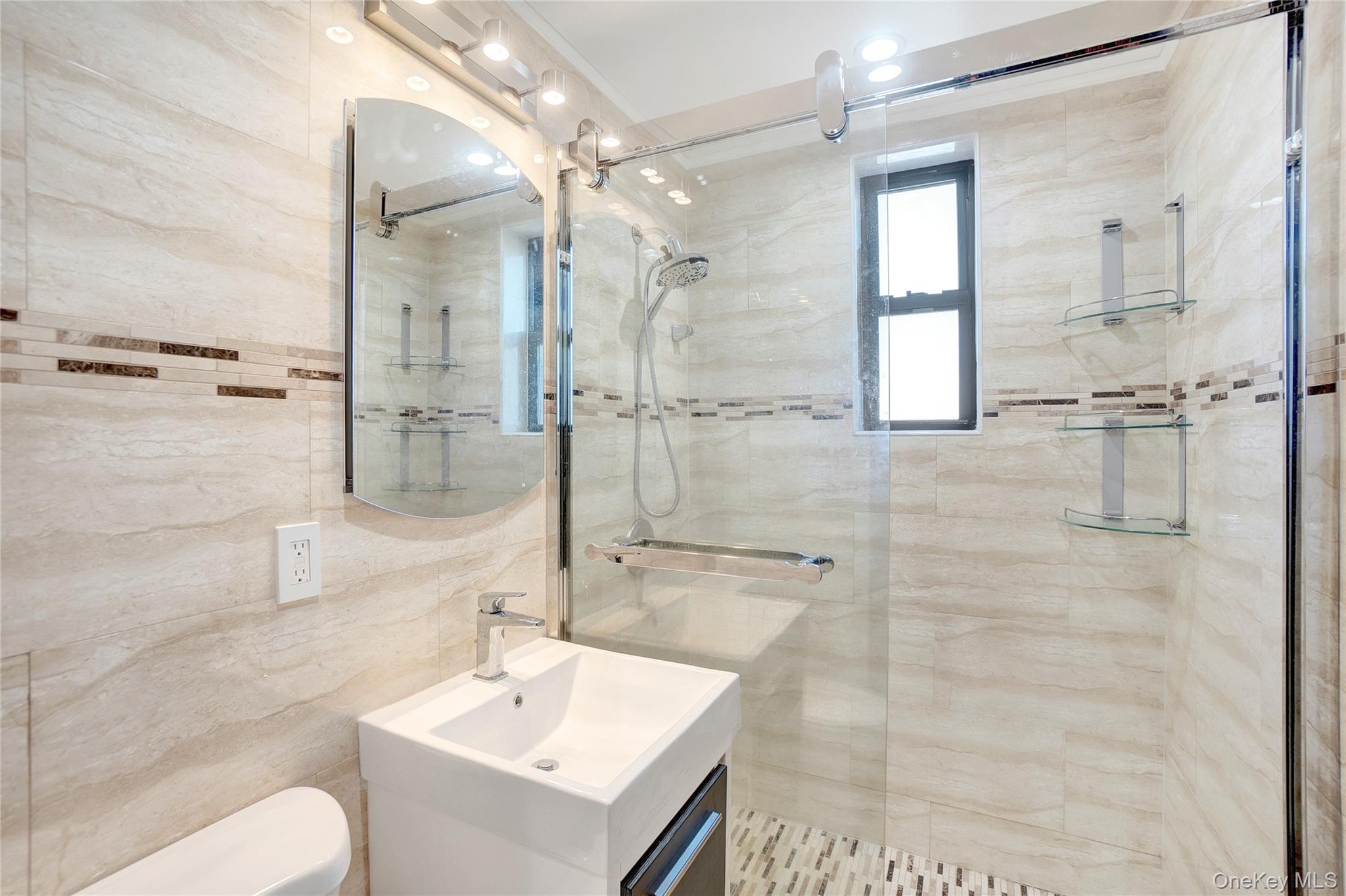 141-30 84 Road # 5E, Briarwood, NY 11435