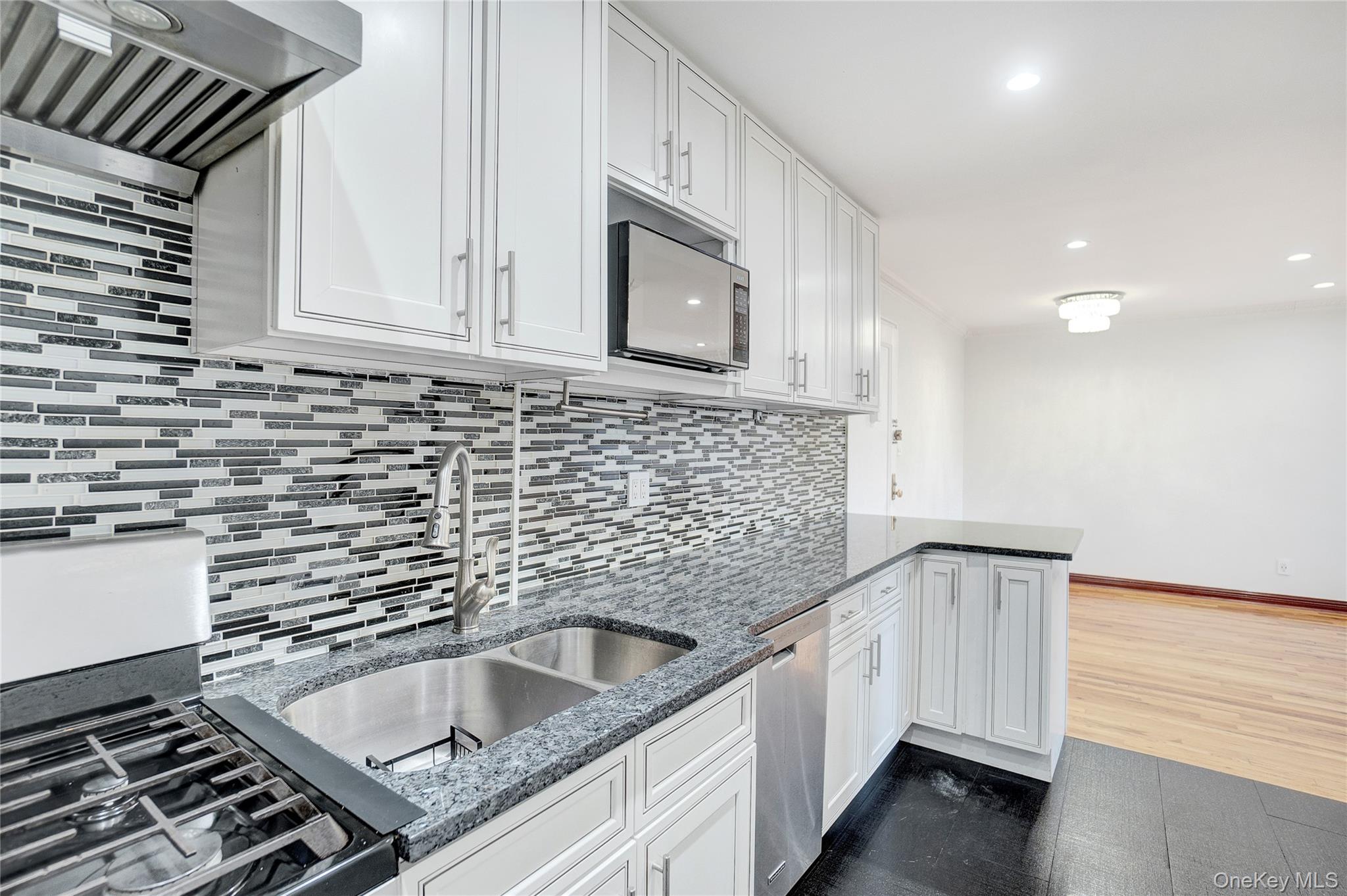 141-30 84 Road # 5E, Briarwood, NY 11435