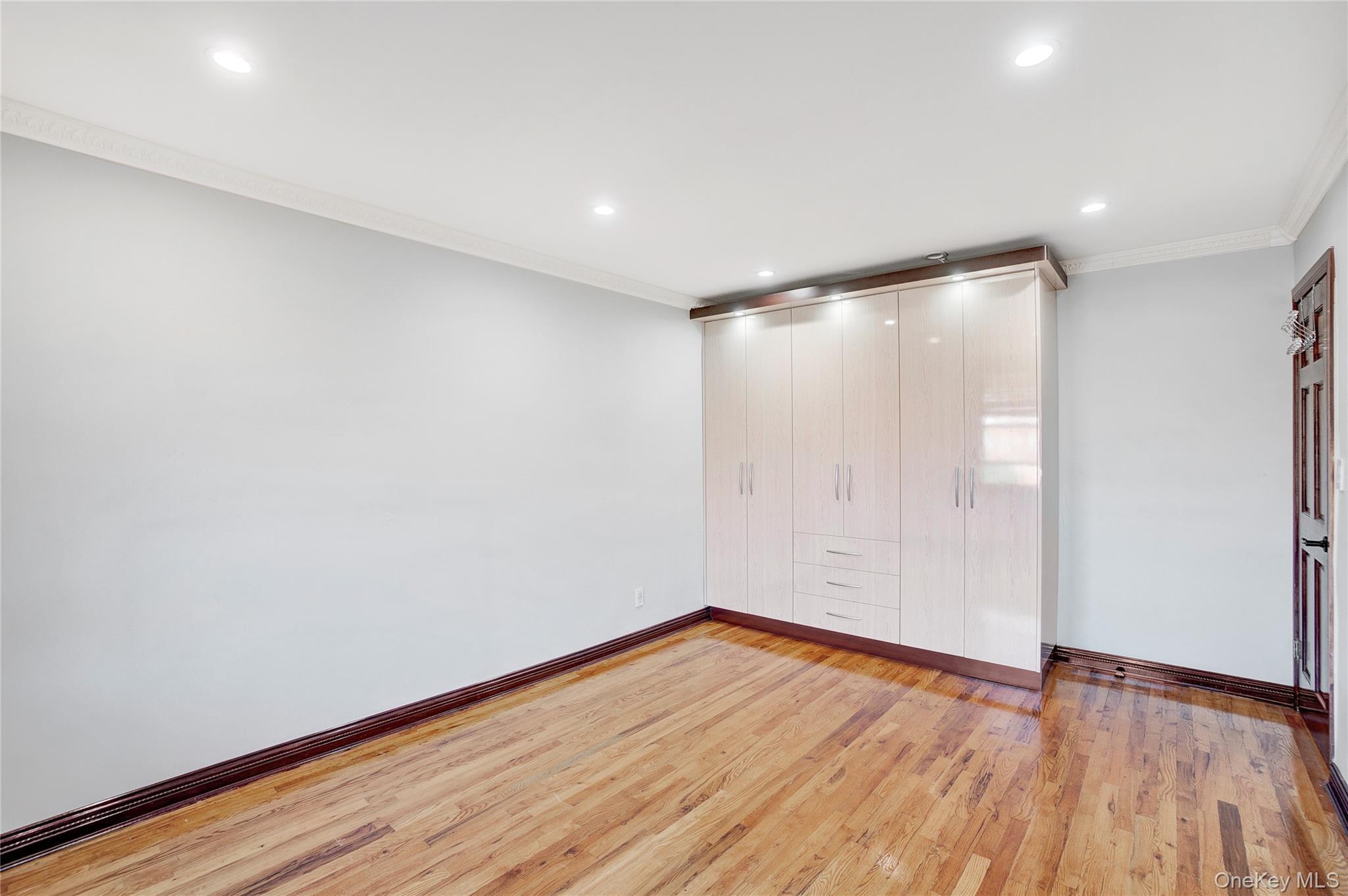 141-30 84 Road # 5E, Briarwood, NY 11435