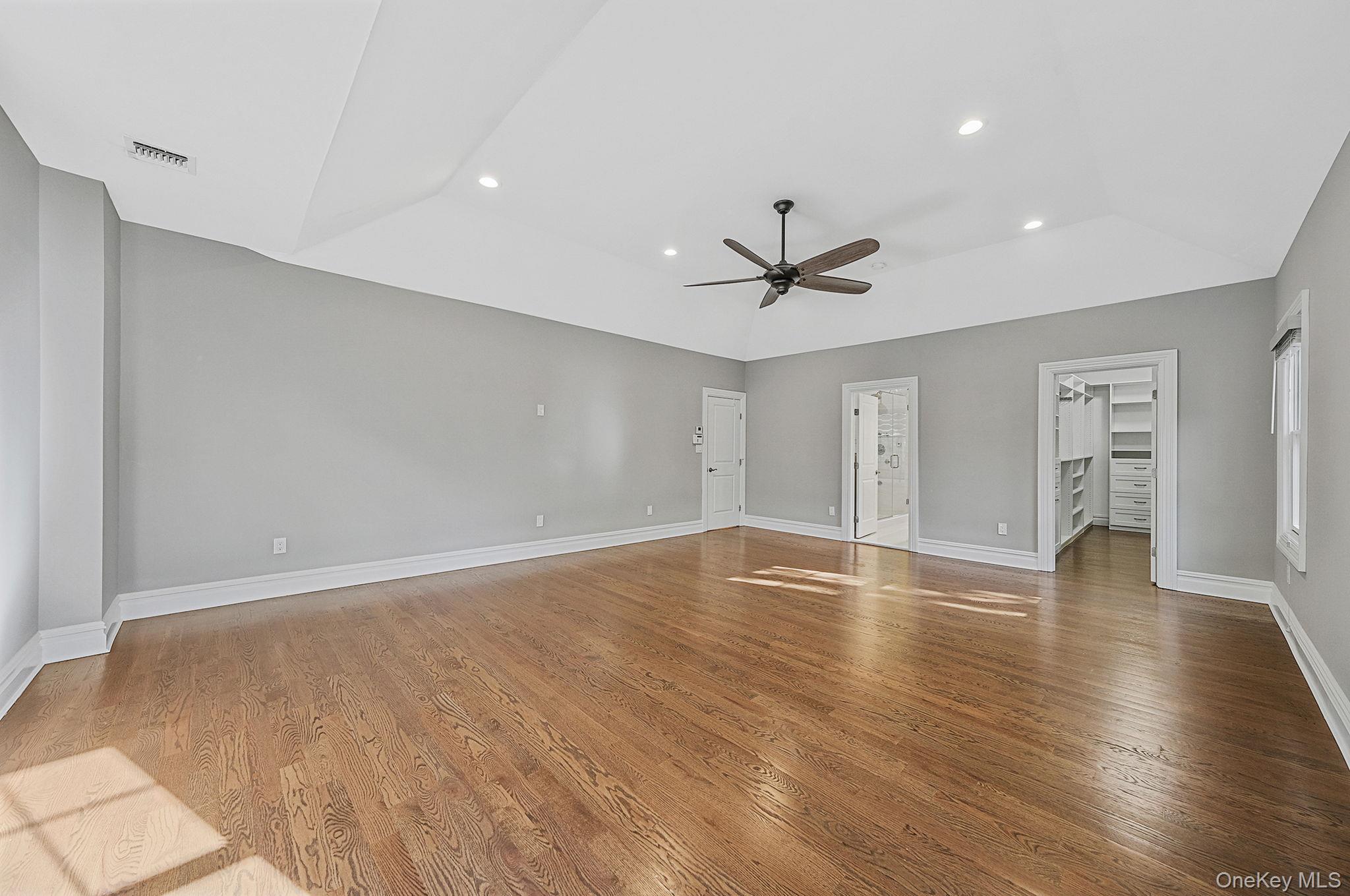 4 Carriage Court, Dix Hills, NY 11746