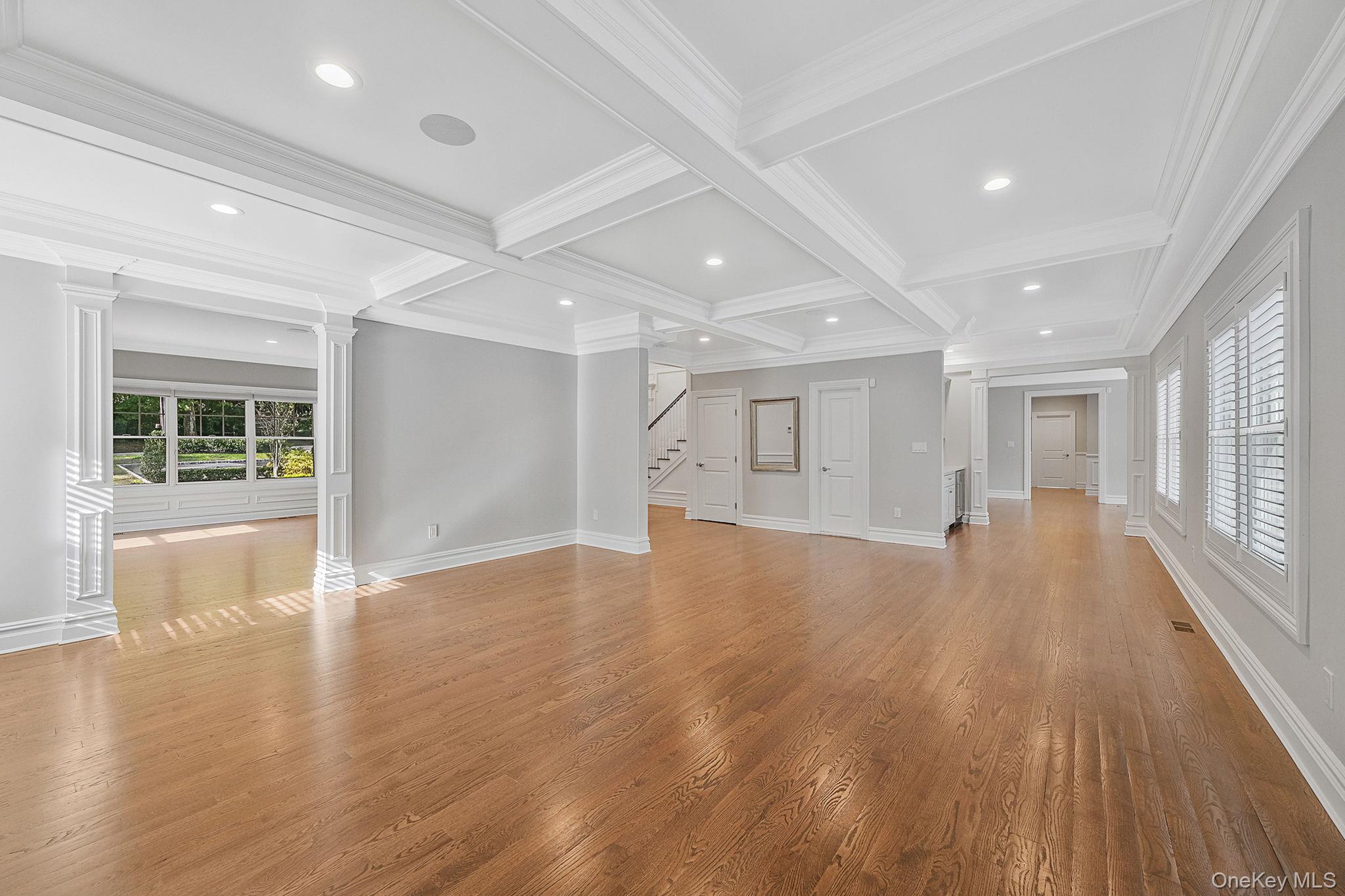 4 Carriage Court, Dix Hills, NY 11746