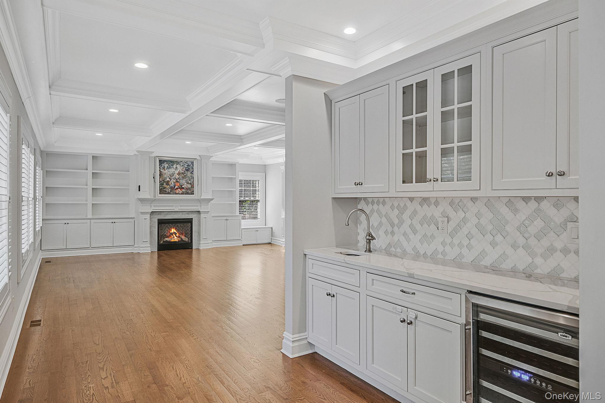 4 Carriage Court, Dix Hills, NY 11746