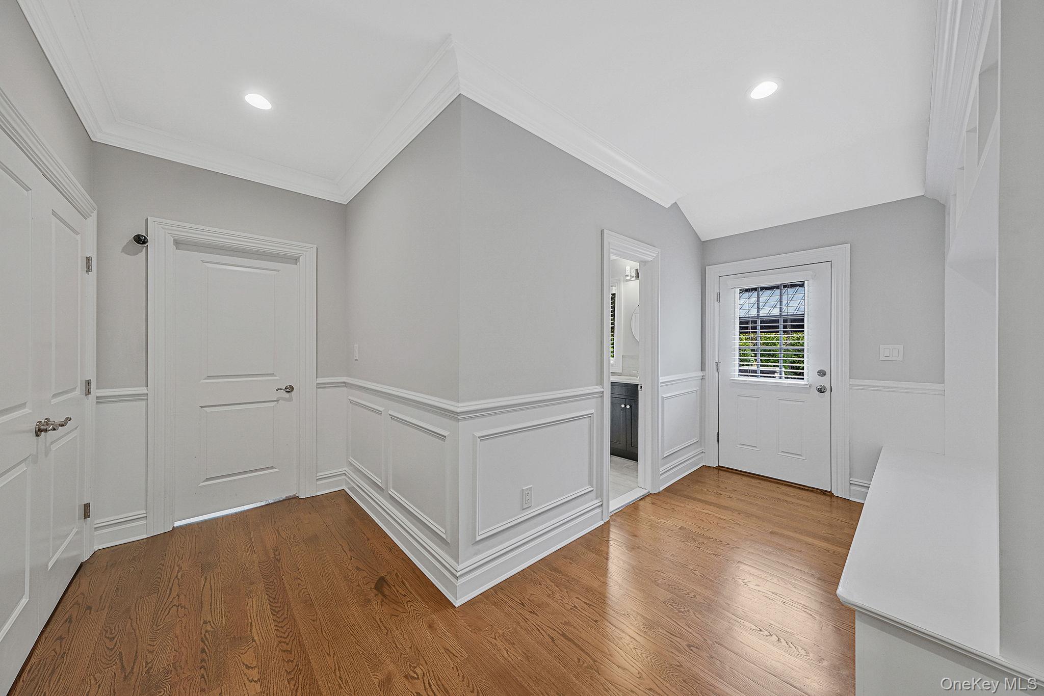 4 Carriage Court, Dix Hills, NY 11746