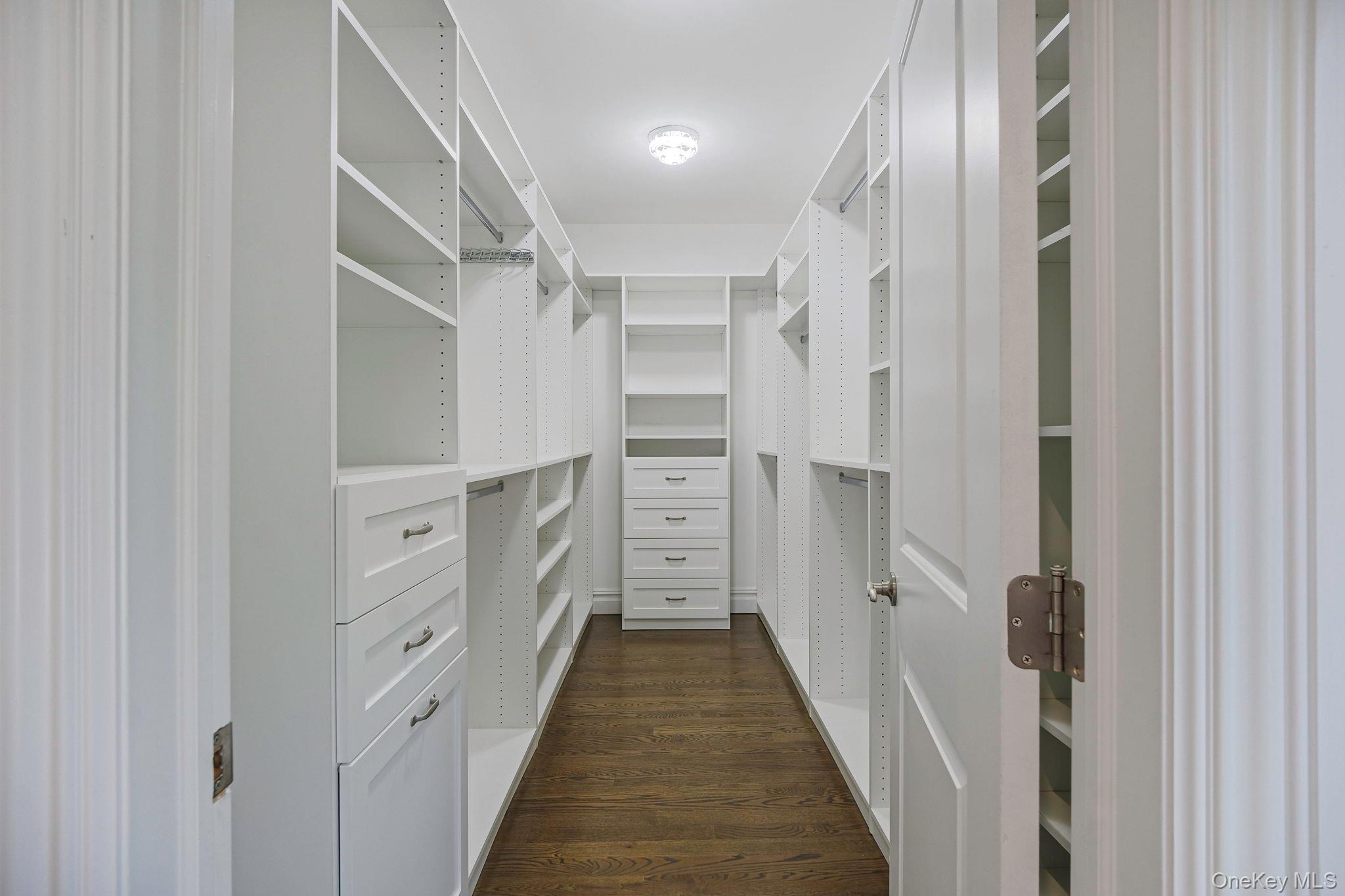 4 Carriage Court, Dix Hills, NY 11746