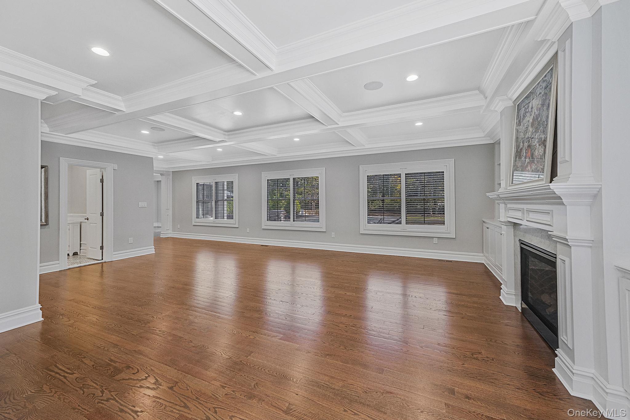 4 Carriage Court, Dix Hills, NY 11746