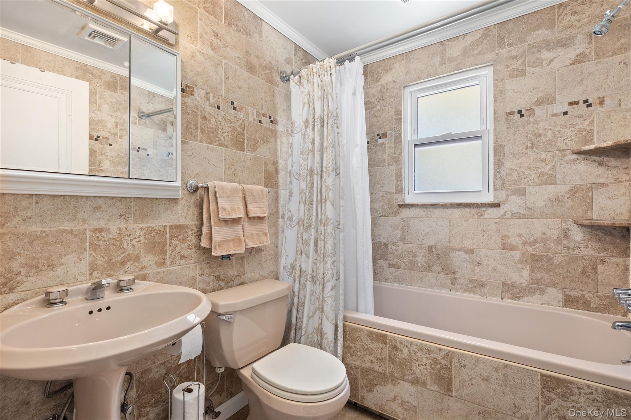 1946 Tomlinson Avenue, Bronx, NY 10461