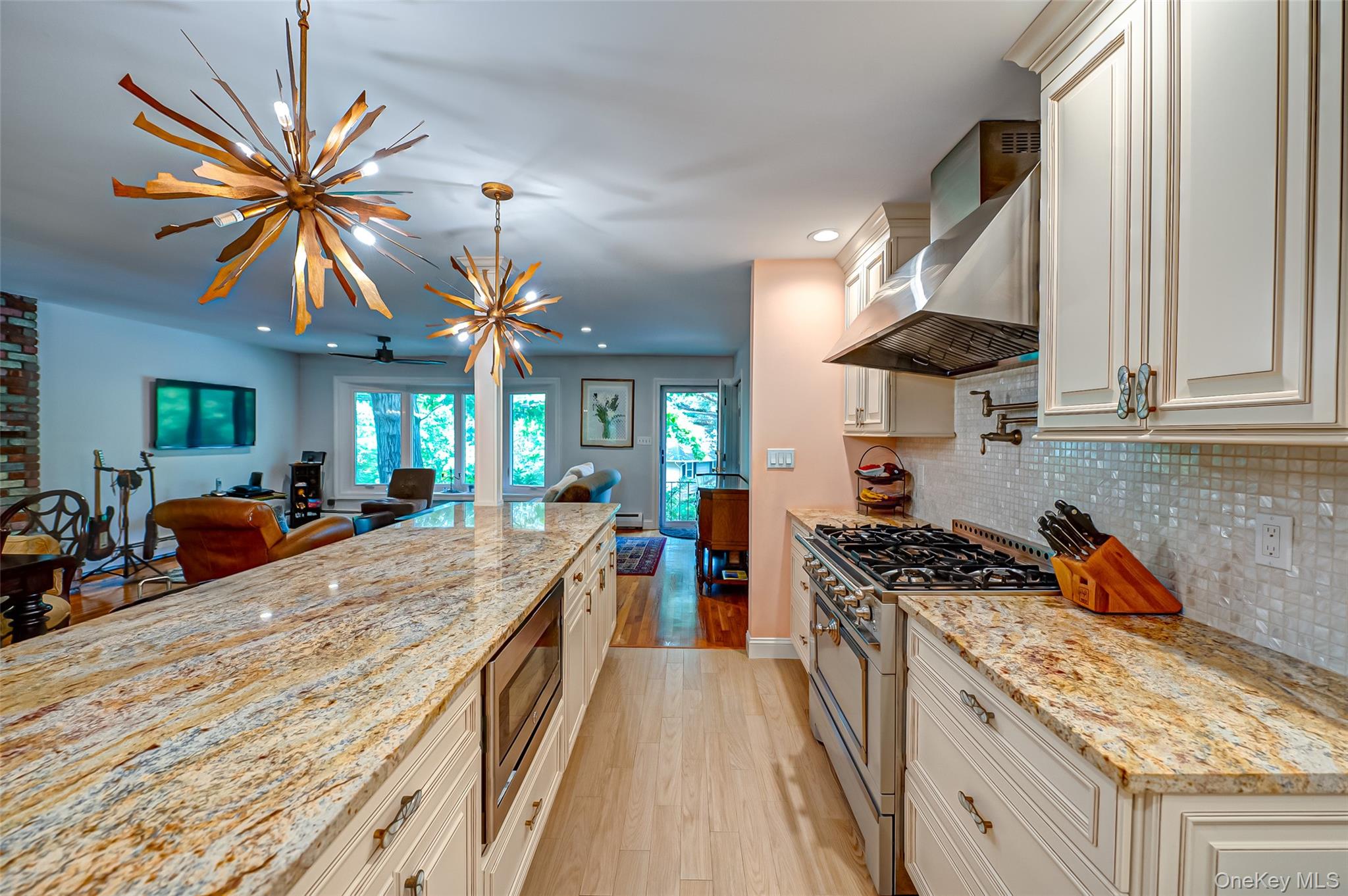 27 Prospect Avenue, Sea Cliff, NY 11579