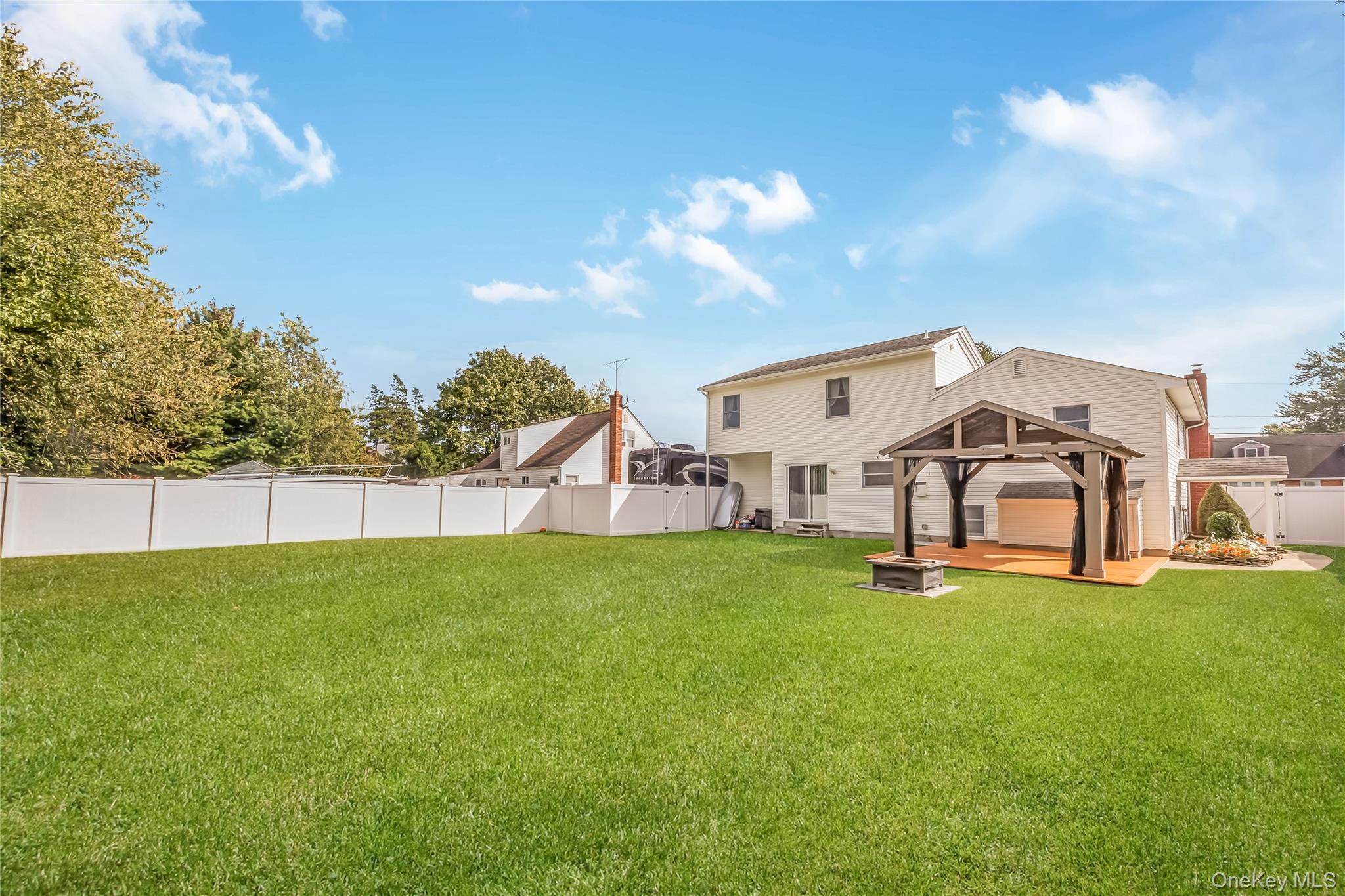 15 Whalen Street, North Babylon, NY 11703