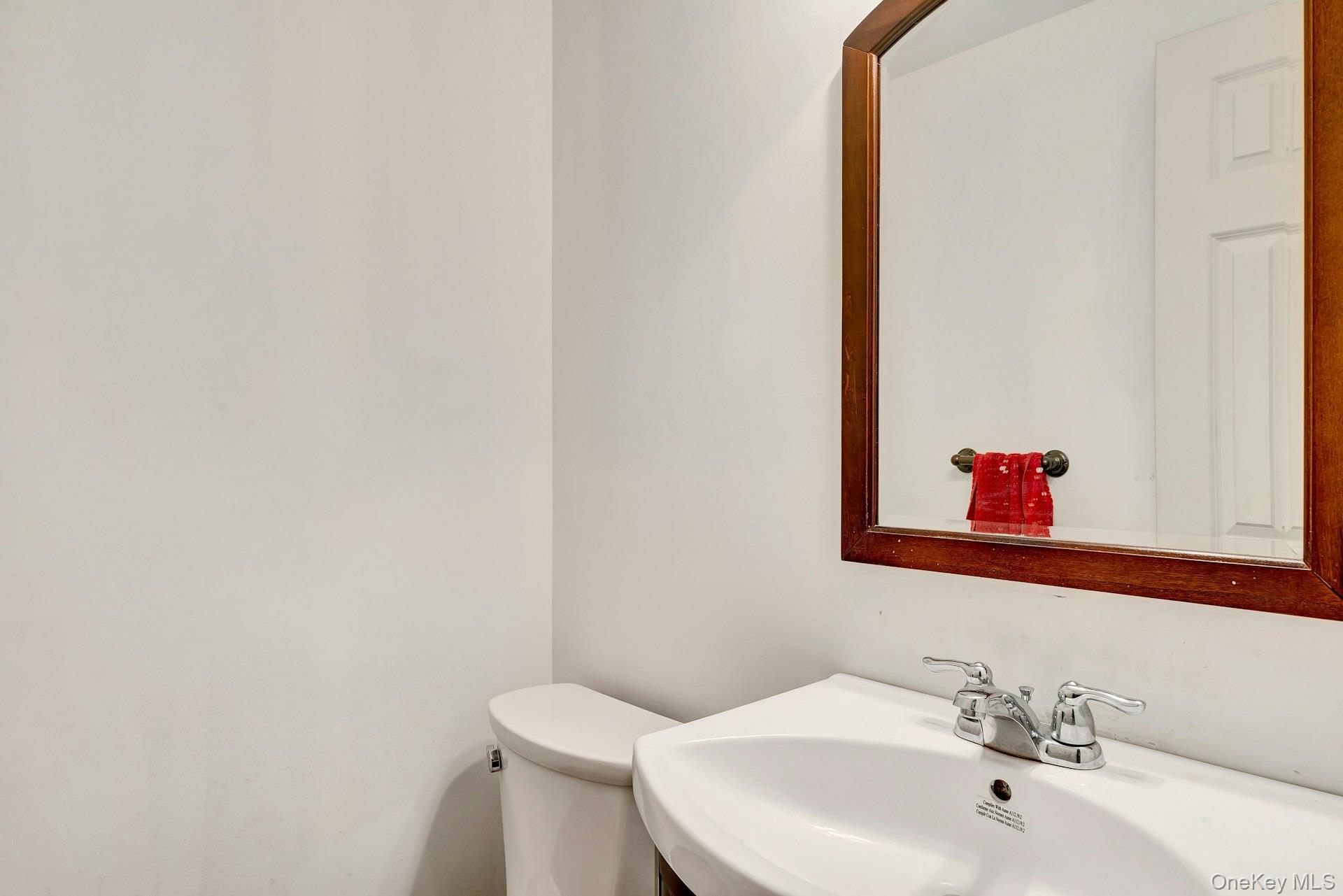 392 Birchwood Road, Medford, NY 11763