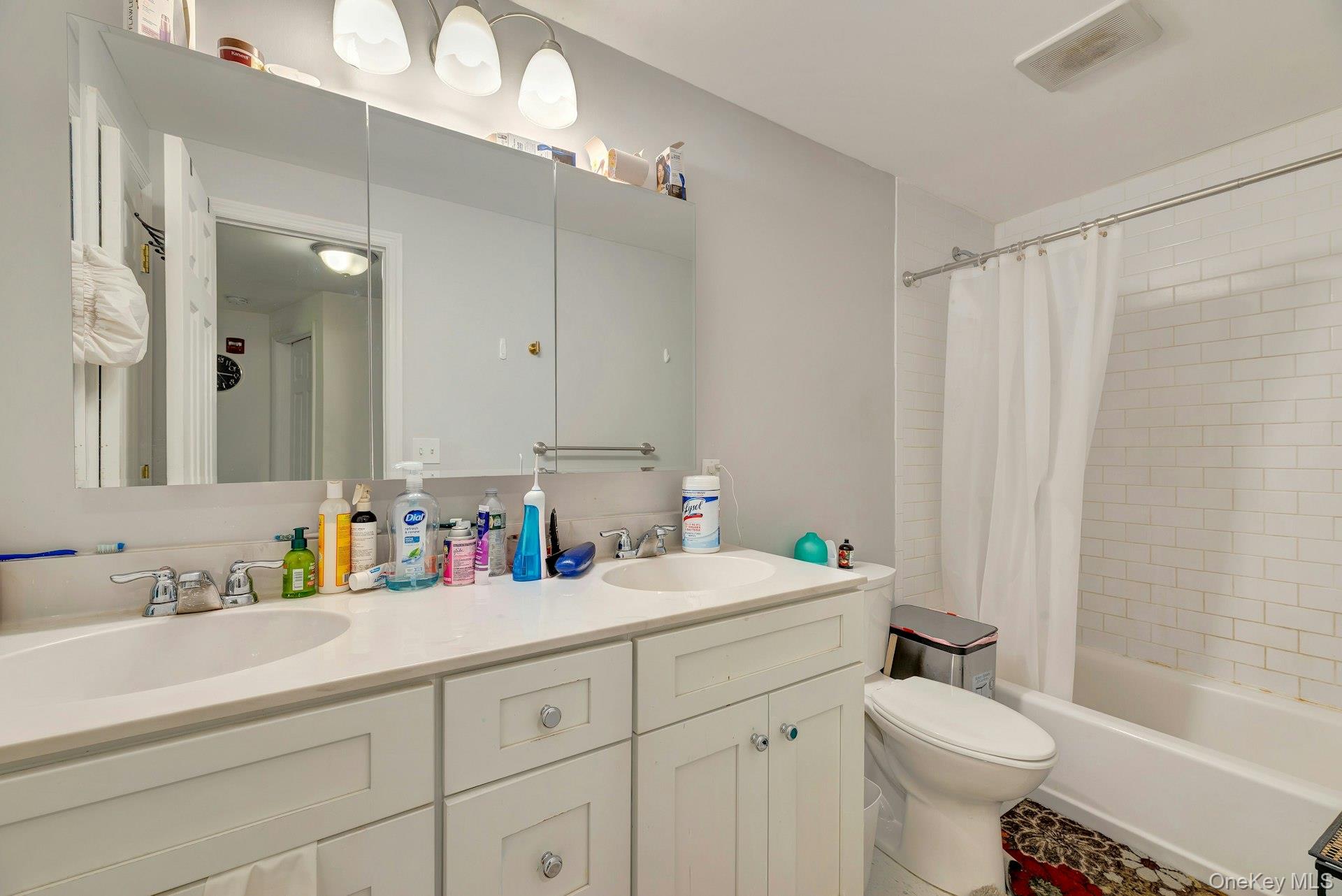 392 Birchwood Road, Medford, NY 11763