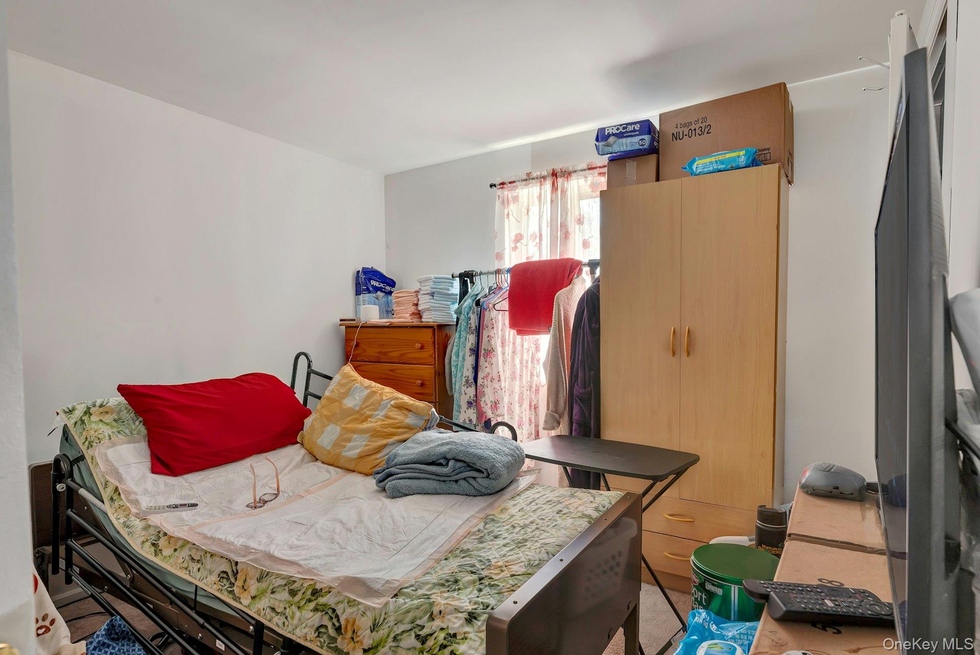 392 Birchwood Road, Medford, NY 11763